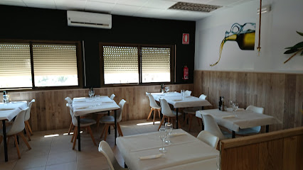 Bar restaurant Lo nou casal - Carrer Albi, 22, 25460 Cervià de les Garrigues, Lleida, Spain