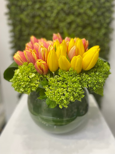 Florist «More Than Flowers», reviews and photos, 109 SE 2nd St, Miami, FL 33131, USA