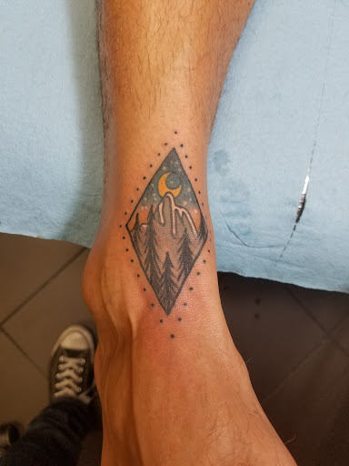 Tattoo Shop «Chronic Tattoo», reviews and photos, 1253 Garnet Ave, San Diego, CA 92109, USA