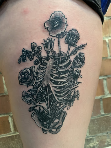 Tattoo Shop «BlackEyed Sundays Tattoos and Piercing», reviews and photos, 826 N Main St, London, KY 40741, USA