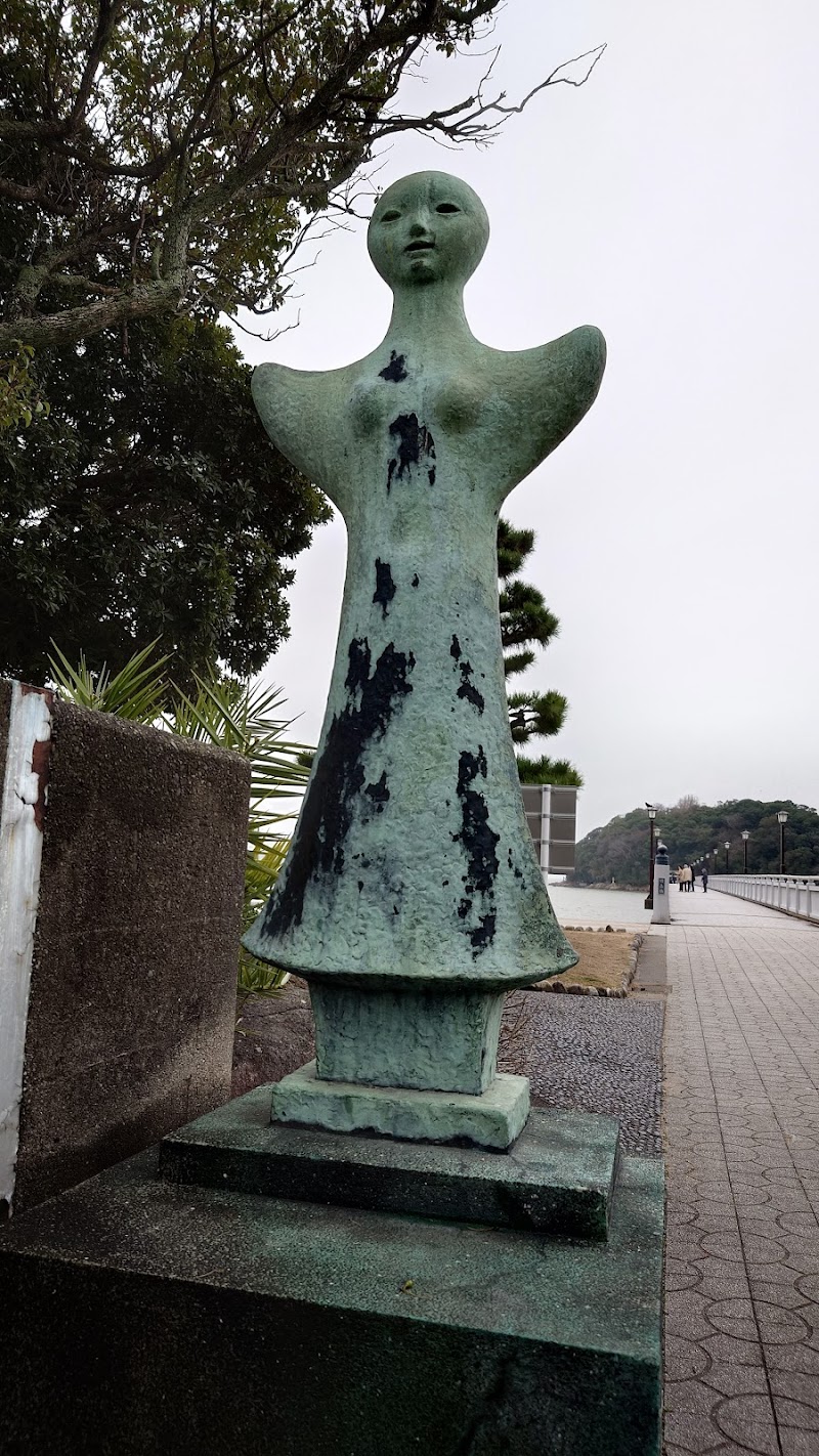 旧竹島橋のハニワ像