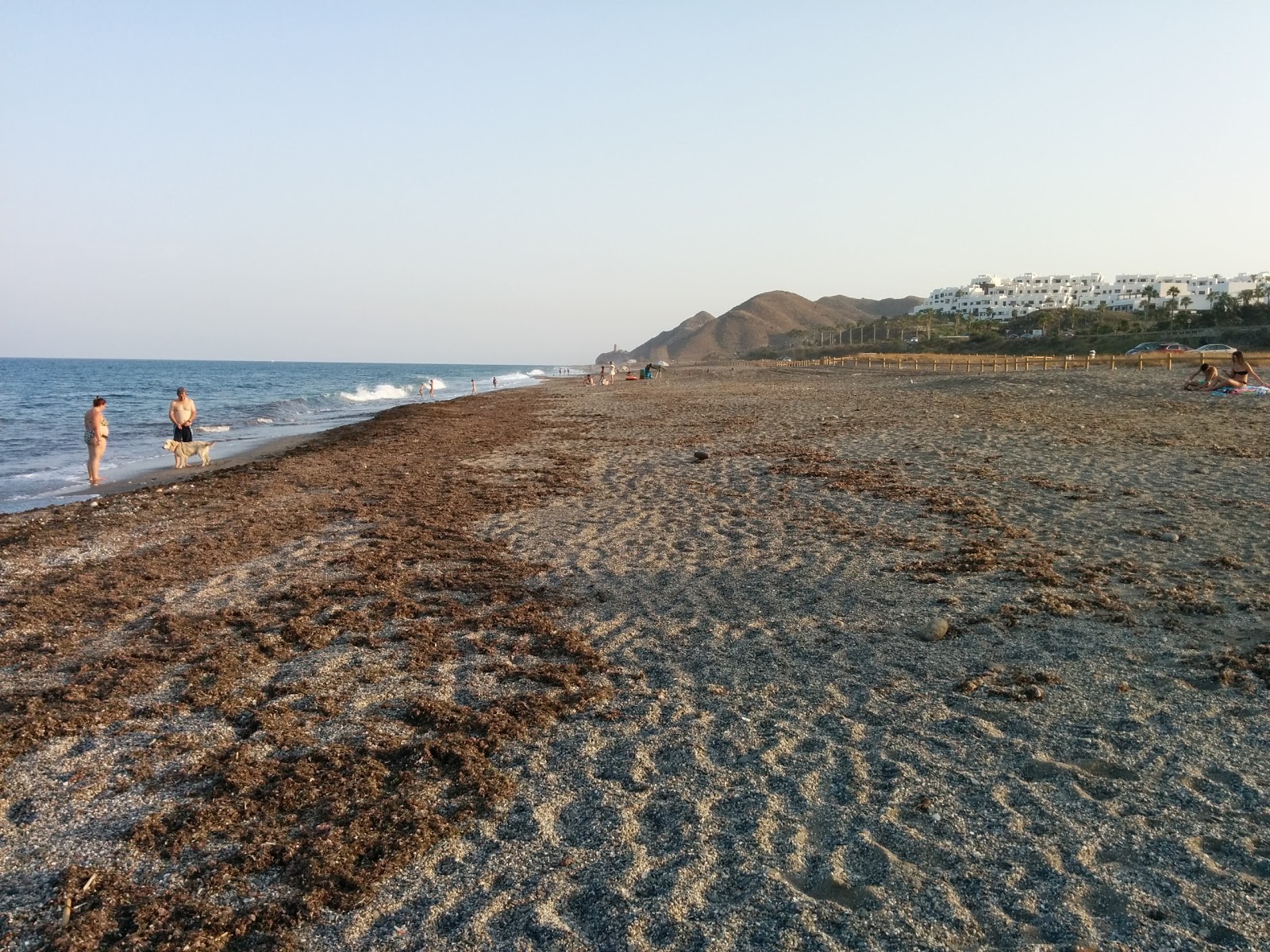 Foto di Playa de Macenas - luogo popolare tra gli intenditori del relax