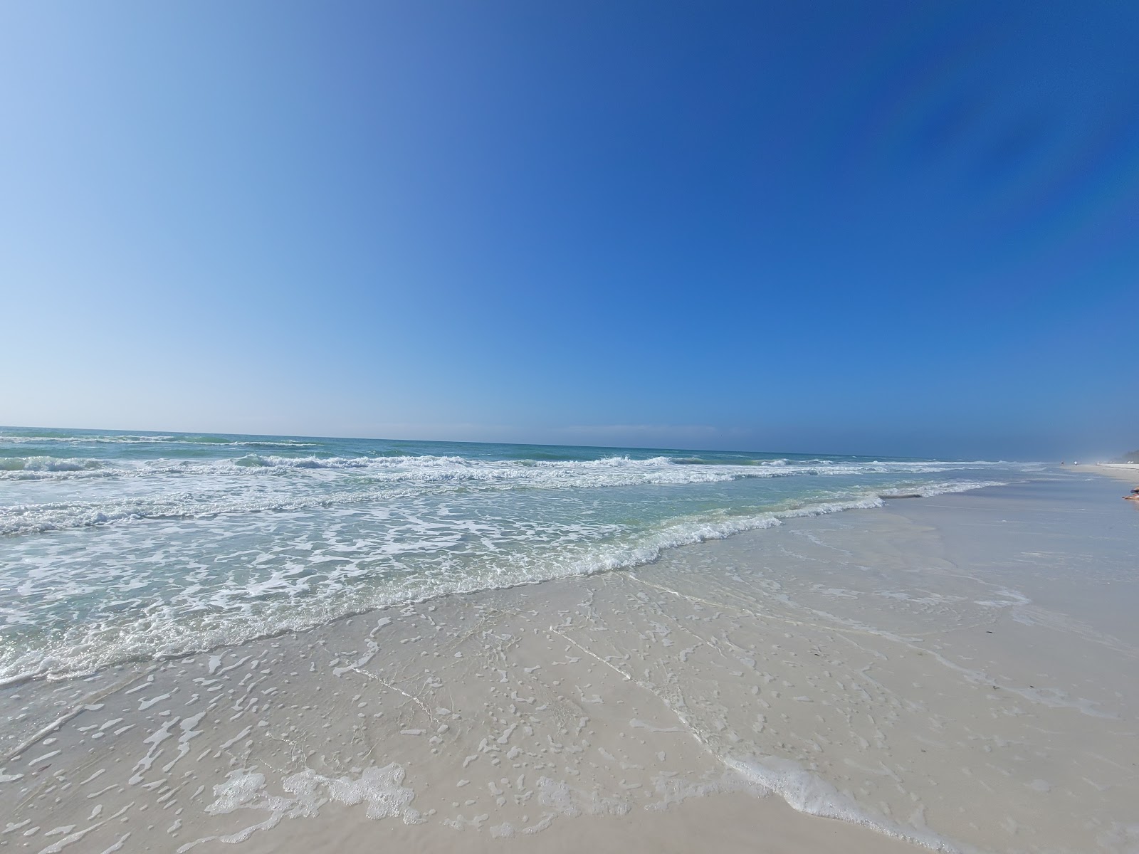 Foto di Bayfront Park beach con una superficie del sabbia beige
