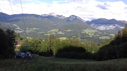 les chenevieres lake à Saint-Jeoire