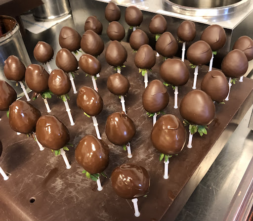 Gift Shop «Edible Arrangements - The Shoppes at Buford», reviews and photos, 3200 Woodward Crossing Blvd b104, Buford, GA 30519, USA