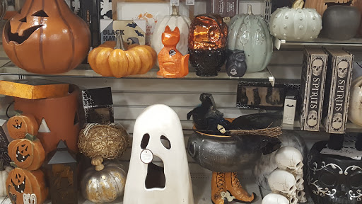 HomeGoods image 7