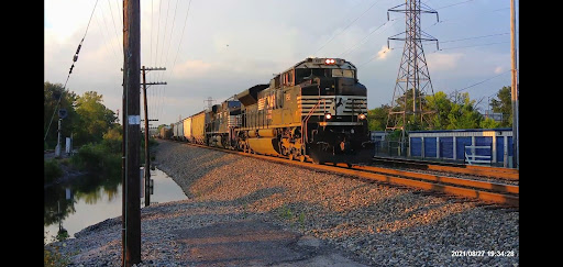 Self-Storage Facility «Simply Self Storage - Columbus/Cooke Rd», reviews and photos, 810 E Cooke Rd, Columbus, OH 43214, USA