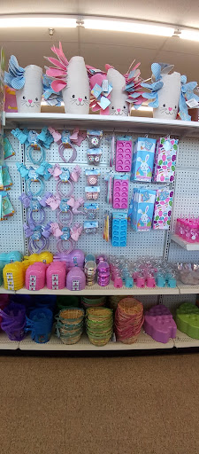 Dollar Store «Dollar Tree», reviews and photos, 40 E Washington St, Petaluma, CA 94952, USA