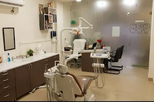Dentistree Dental clinic Dr Sachin Rai MDS ORTHODONTIST Dr Prerna Rai (MDS) Invisalign image