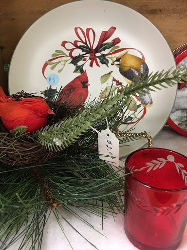 Thrift Store «Second Impressions Upscale Thrift Store», reviews and photos, 3750 S Westnedge Ave, Kalamazoo, MI 49008, USA