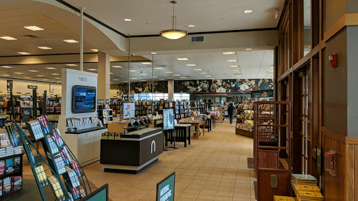 Book Store «Barnes & Noble Booksellers East Brunswick», reviews and photos, 753 New Brunswick Ave, East Brunswick, NJ 08816, USA