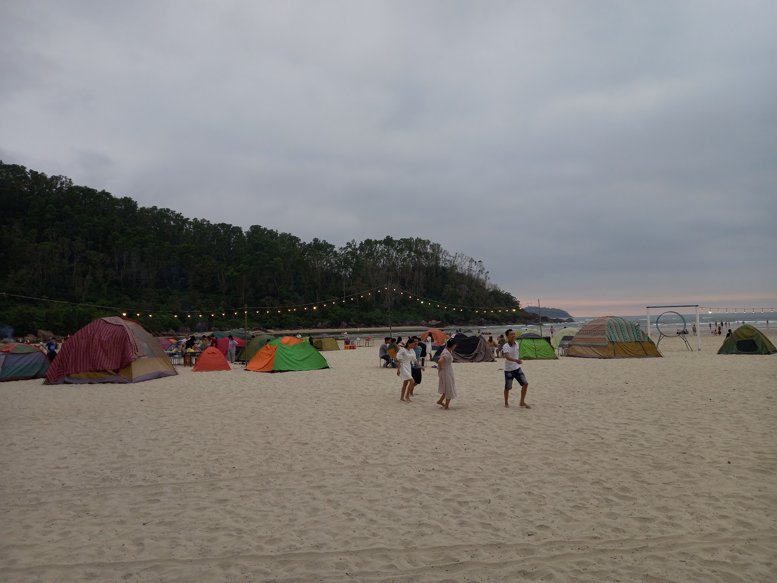 Valokuva Tan Canh Duong Beachista. - suosittu paikka rentoutumisen tuntijoille