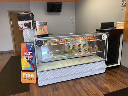 Telecommunications Service Provider «Boost Mobile Store by SN Wireless», reviews and photos, 200 N Springboro Pike, Dayton, OH 45459, USA
