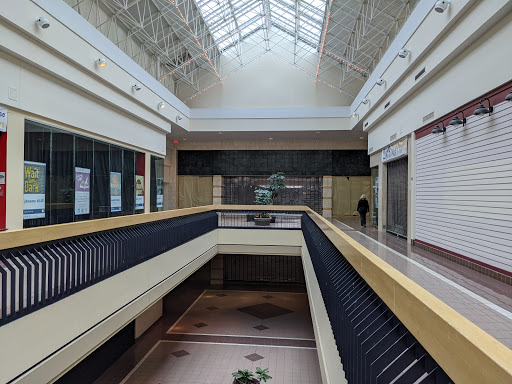 Shopping Mall «ShoppingTown Mall», reviews and photos, 3649 Erie Blvd E, Syracuse, NY 13214, USA