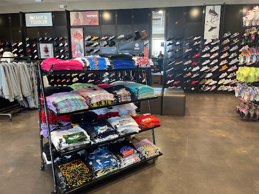 Shoe Store «Foot Locker», reviews and photos, 990 Gulfgate Center Mall, Houston, TX 77087, USA