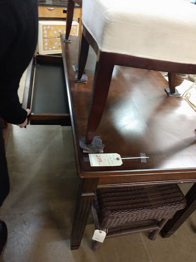 Furniture Store «J&K Furniture», reviews and photos, 2811 E Bell Rd, Phoenix, AZ 85032, USA