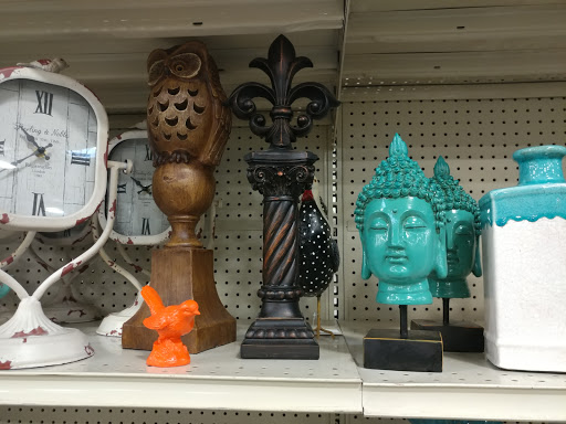 Home Goods Store «At Home», reviews and photos, 5901 Mercury Dr, Dearborn, MI 48126, USA