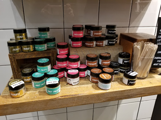 Cosmetics Store «Lush Cosmetics», reviews and photos, 104 Walden Galleria, Buffalo, NY 14225, USA