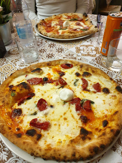 Pizzeria Addor I Pizza - Piazza S Francesco d,Assisi, 6, 84122 Salerno SA, Italy