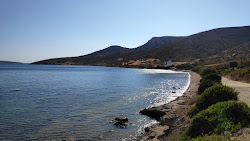 Kampos beach'in fotoğrafı geniş bir kıyı şeridi ile birlikte