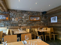 Atmosphère du Restaurant français Restaurant Le Dahu à Chamonix-Mont-Blanc - n°15