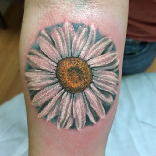 Tattoo Shop «Hourglass Ink Tattoo Studio», reviews and photos, 324 W Boylston St, Worcester, MA 01606, USA