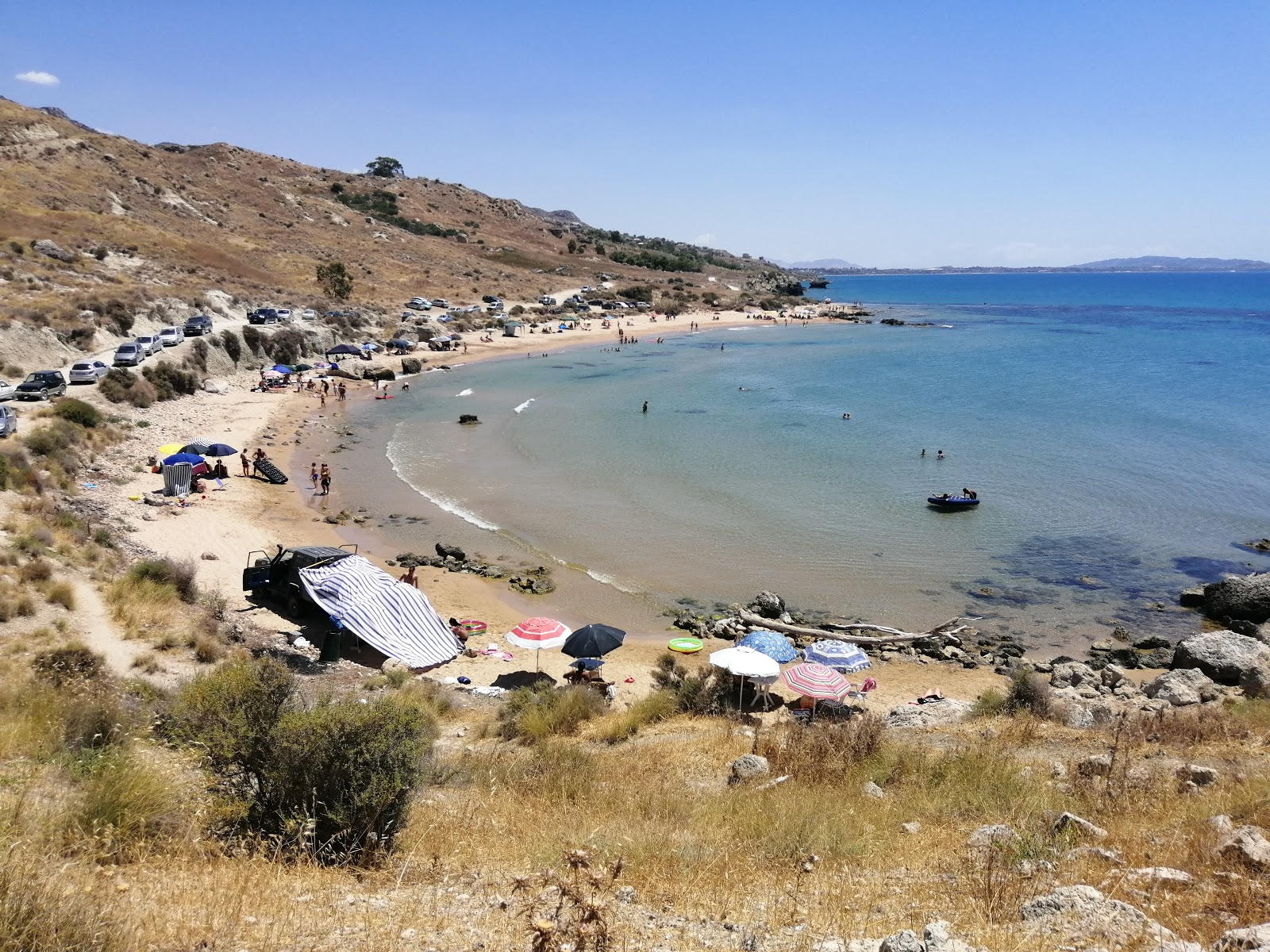 Zdjęcie Spiaggia Malerba z powierzchnią beżowy piasek