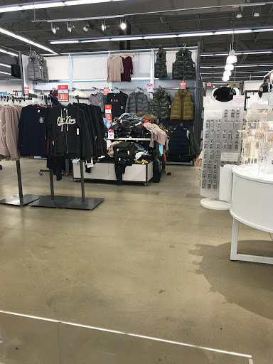 Clothing Store «Old Navy», reviews and photos, 90 Pleasant Valley St, Methuen, MA 01844, USA