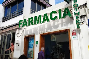elisabet pharmacy. Lázaro Montelongo image