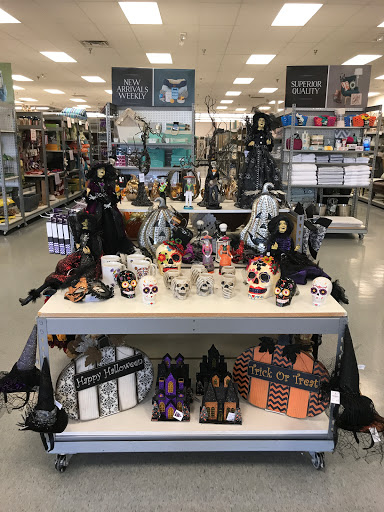 Home Goods Store «Tuesday Morning», reviews and photos, 3140 Carpenter Rd, Ypsilanti, MI 48197, USA