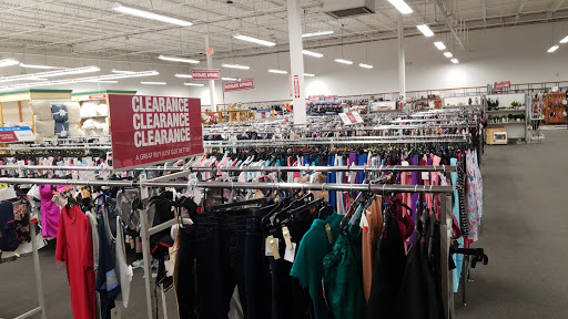 Clothing Store «Burlington Coat Factory», reviews and photos, 370 US-130, Hightstown, NJ 08520, USA