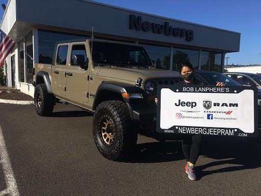 Auto Parts Store «Newberg Dodge Jeep Chrysler Ram», reviews and photos, 2809 Portland Rd, Newberg, OR 97132, USA