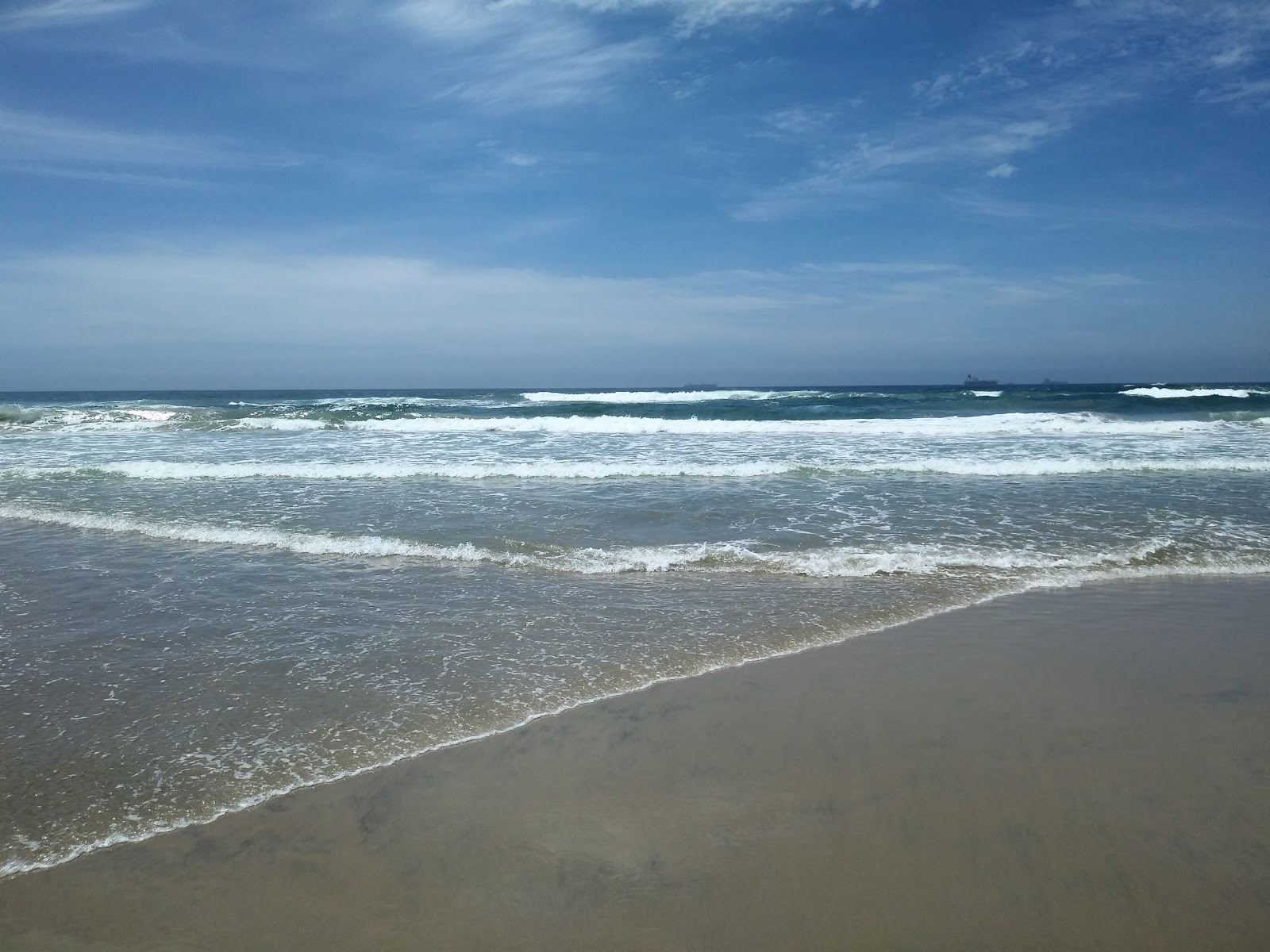 Photo de Playa De Rosarito avec l'eau cristalline de surface