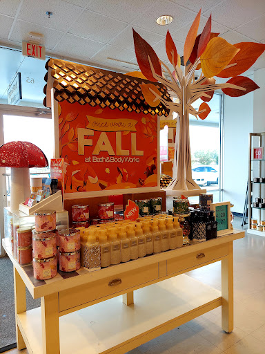 Shopping Mall «Calhoun Outlet Marketplace», reviews and photos, 455 Belwood Rd, Calhoun, GA 30701, USA