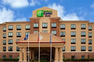 Holiday Inn Express & Suites la Place, an IHG Hotel image