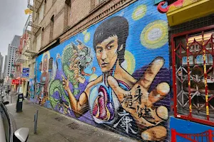 Bruce Lee mural image