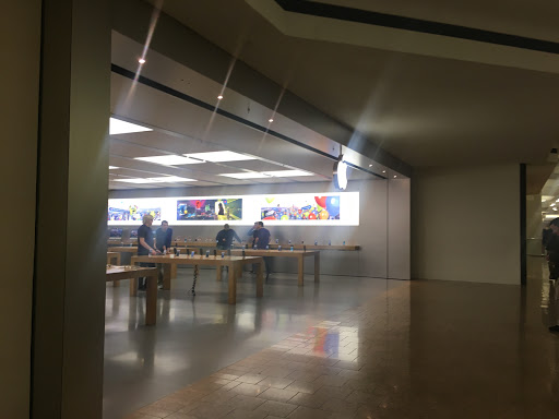 Computer Store «Apple Westfarms», reviews and photos, 500 W Farms Mall, Farmington, CT 06032, USA