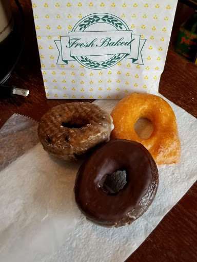 Donut Shop «HoneyDip Donuts», reviews and photos, 4480 Kenny Rd, Columbus, OH 43220, USA