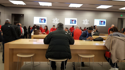 Computer Store «Apple Millenia», reviews and photos, 4200 Conroy Rd, Orlando, FL 32839, USA