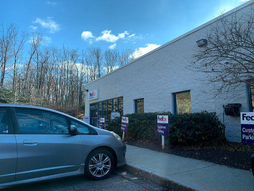 Shipping and Mailing Service «FedEx Ship Center», reviews and photos, 300 Century Dr, West Boylston, MA 01583, USA