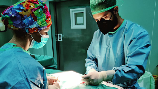 Doctor Fernández Álvarez - Cirujano Plástico y Estético en Sevilla Hospital Quiron Salud Infanta Luisa, C. Espartinas, 41010 Sevilla, España