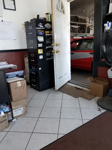 501 Auto, 501 W 29th St, Baltimore, MD 21211, USA, 