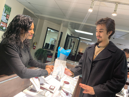 Jewelry Store «The Jewelry Exchange», reviews and photos, 7747 Old Georgetown Rd, Bethesda, MD 20814, USA