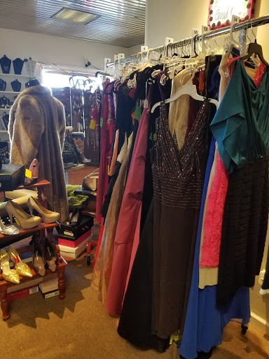Consignment Shop «Brand Used Thrift And Consignment Shop», reviews and photos, 157 Dolson Ave, Middletown, NY 10940, USA