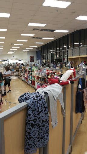 Department Store «Marshalls», reviews and photos, 3855 E Foothill Blvd, Pasadena, CA 91107, USA