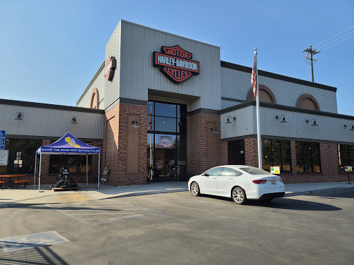Harley-Davidson Dealer «Mathews Harley-Davidson», reviews and photos, 548 N Blackstone Ave, Fresno, CA 93701, USA