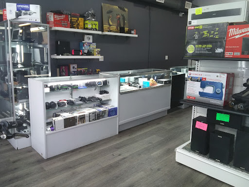 Pawn Shop «Just Pawn Inc», reviews and photos, 4509 N Sheridan Rd, Chicago, IL 60640, USA