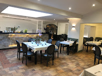 Atmosphère du Restaurant Chez fanny à Fontaines-Saint-Martin - n°3