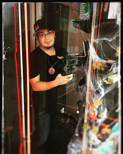 Pawn Shop «Pawn Chicago», reviews and photos, 5604 W Belmont Ave, Chicago, IL 60634, USA