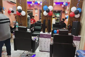 Modern salon image